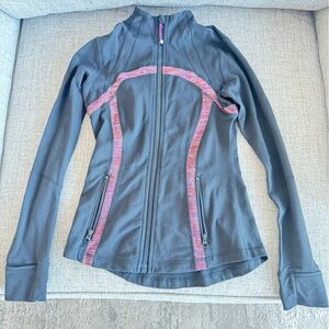 Lululemon Define Jacket size 6 in Black and Pink